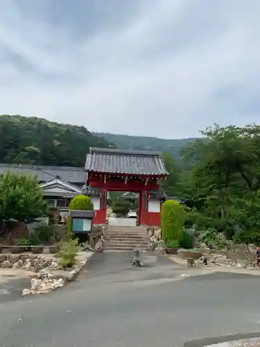 赤岩寺の山門