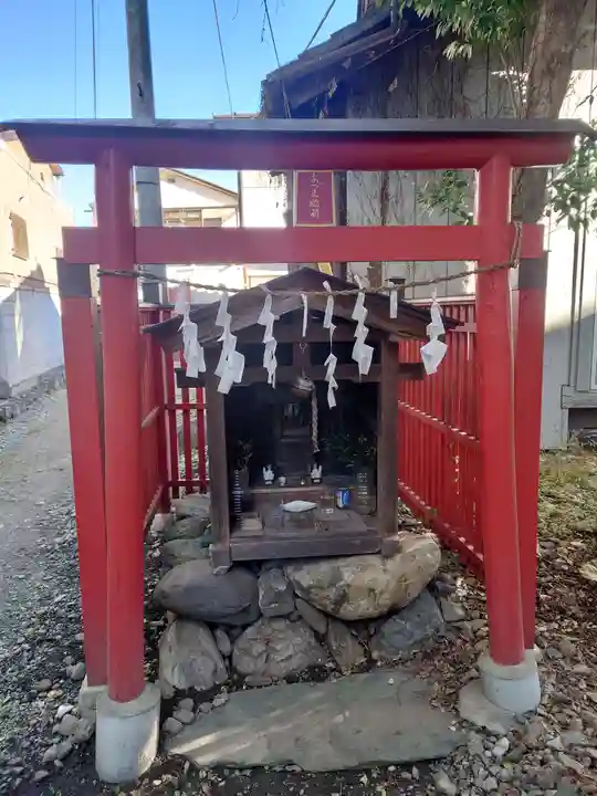 あづま稲荷の鳥居