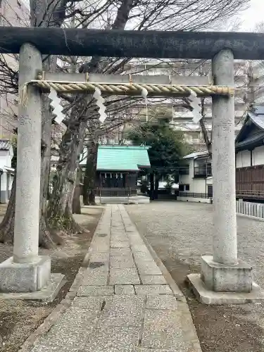 西早稲田天祖神社の{uncategorized: "未分類", other: "その他", undefined: "問題あり", building: "その他建物", grave: "お墓", sacred_gate: "鳥居", guardian: "狛犬", statue: "像", buddha: "仏像", history: "歴史", nature: "自然", garden: "庭園", animal: "動物", pagoda: "塔", temizu: "手水舎", mountain_gate: "山門・神門", sanctuary: "本殿・本堂", subordinate: "末社・摂社", art: "芸術", scenery: "景色", jizo: "地蔵", ema: "絵馬", goshuin: "御朱印", omikuji: "おみくじ", items: "授与品その他", amulet: "お守り", goshuincho: "御朱印帳", eats: "食事", festival: "お祭り", votive_dance: "神楽", shichigosan: "七五三参", wedding: "結婚式", experience: "体験その他", initially: "初詣", around: "周辺", anti_infection: "感染症対策"}