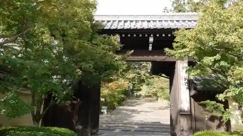 光明寺（粟生光明寺）の山門・神門