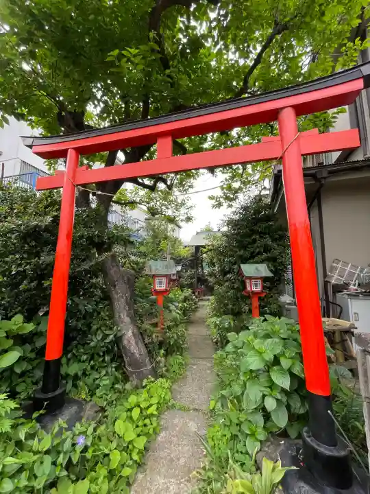 伏見稲荷大社講務本庁芹澤扱所(神奈川県)