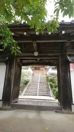 頼光寺の山門