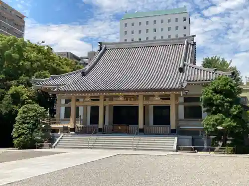 霊巌寺の本殿・本堂