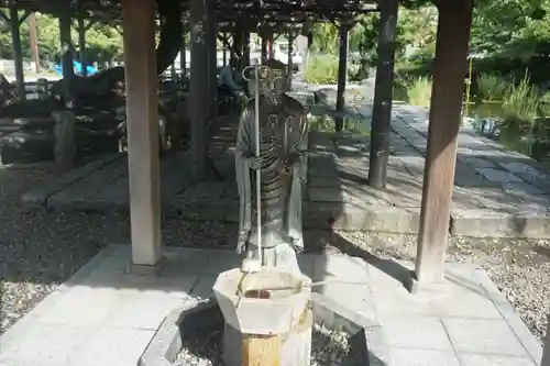 西新井大師総持寺の地蔵