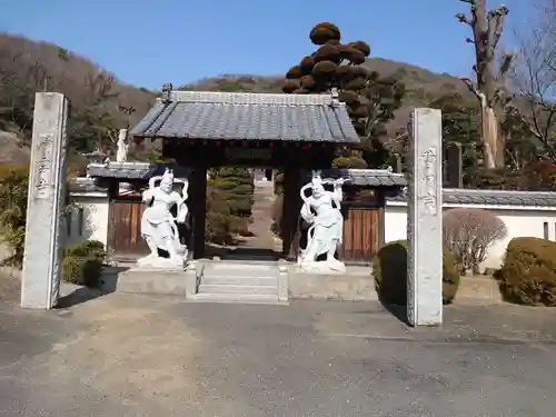 清雲寺の山門