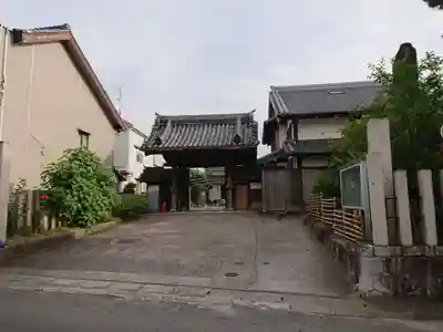 唯法寺の山門・神門
