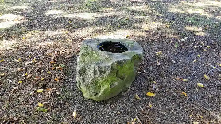 下メム神社の手水舎