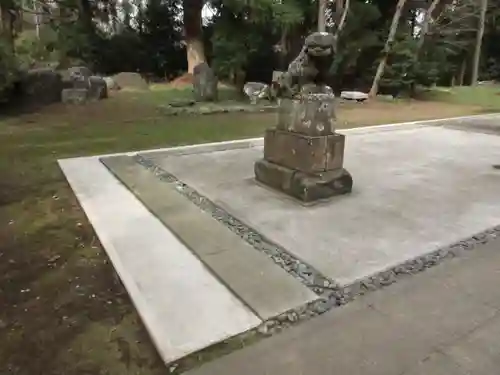 蛟蝄神社奥の宮の狛犬