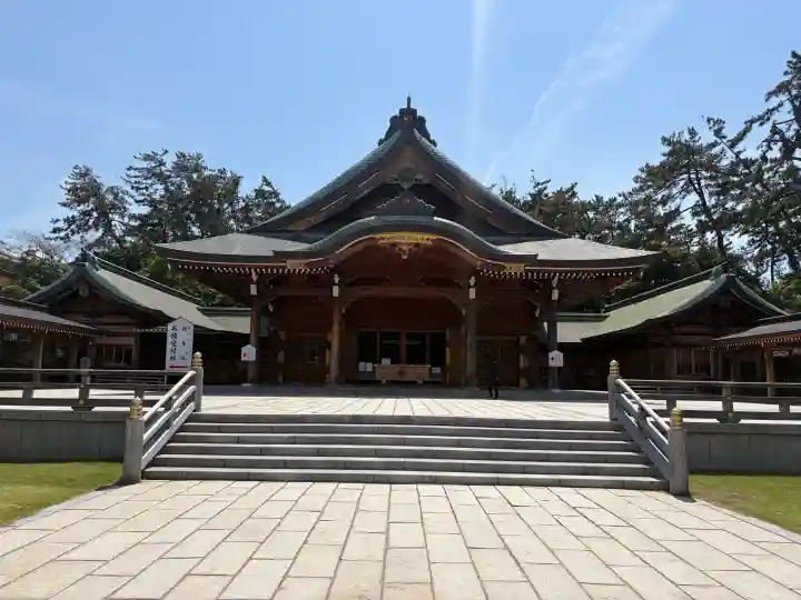 新潟縣護國神社の{uncategorized: "未分類", other: "その他", undefined: "問題あり", building: "その他建物", grave: "お墓", sacred_gate: "鳥居", guardian: "狛犬", statue: "像", buddha: "仏像", history: "歴史", nature: "自然", garden: "庭園", animal: "動物", pagoda: "塔", temizu: "手水舎", mountain_gate: "山門・神門", sanctuary: "本殿・本堂", subordinate: "末社・摂社", art: "芸術", scenery: "景色", jizo: "地蔵", ema: "絵馬", goshuin: "御朱印", omikuji: "おみくじ", items: "授与品その他", amulet: "お守り", goshuincho: "御朱印帳", eats: "食事", festival: "お祭り", votive_dance: "神楽", shichigosan: "七五三参", wedding: "結婚式", experience: "体験その他", initially: "初詣", around: "周辺", anti_infection: "感染症対策"}