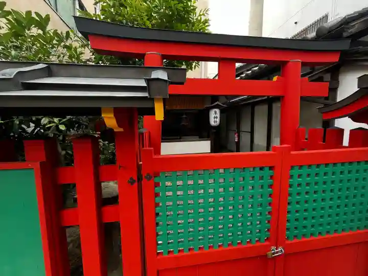隼神社の{uncategorized: "未分類", other: "その他", undefined: "問題あり", building: "その他建物", grave: "お墓", sacred_gate: "鳥居", guardian: "狛犬", statue: "像", buddha: "仏像", history: "歴史", nature: "自然", garden: "庭園", animal: "動物", pagoda: "塔", temizu: "手水舎", mountain_gate: "山門・神門", sanctuary: "本殿・本堂", subordinate: "末社・摂社", art: "芸術", scenery: "景色", jizo: "地蔵", ema: "絵馬", goshuin: "御朱印", omikuji: "おみくじ", items: "授与品その他", amulet: "お守り", goshuincho: "御朱印帳", eats: "食事", festival: "お祭り", votive_dance: "神楽", shichigosan: "七五三参", wedding: "結婚式", experience: "体験その他", initially: "初詣", around: "周辺", anti_infection: "感染症対策"}