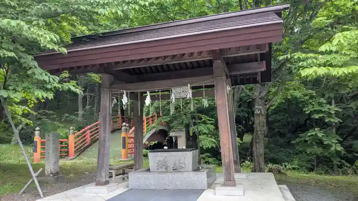 新得神社の手水舎