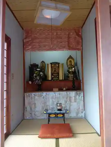 地蔵堂の{uncategorized: "未分類", other: "その他", undefined: "問題あり", building: "その他建物", grave: "お墓", sacred_gate: "鳥居", guardian: "狛犬", statue: "像", buddha: "仏像", history: "歴史", nature: "自然", garden: "庭園", animal: "動物", pagoda: "塔", temizu: "手水舎", mountain_gate: "山門・神門", sanctuary: "本殿・本堂", subordinate: "末社・摂社", art: "芸術", scenery: "景色", jizo: "地蔵", ema: "絵馬", goshuin: "御朱印", omikuji: "おみくじ", items: "授与品その他", amulet: "お守り", goshuincho: "御朱印帳", eats: "食事", festival: "お祭り", votive_dance: "神楽", shichigosan: "七五三参", wedding: "結婚式", experience: "体験その他", initially: "初詣", around: "周辺", anti_infection: "感染症対策"}