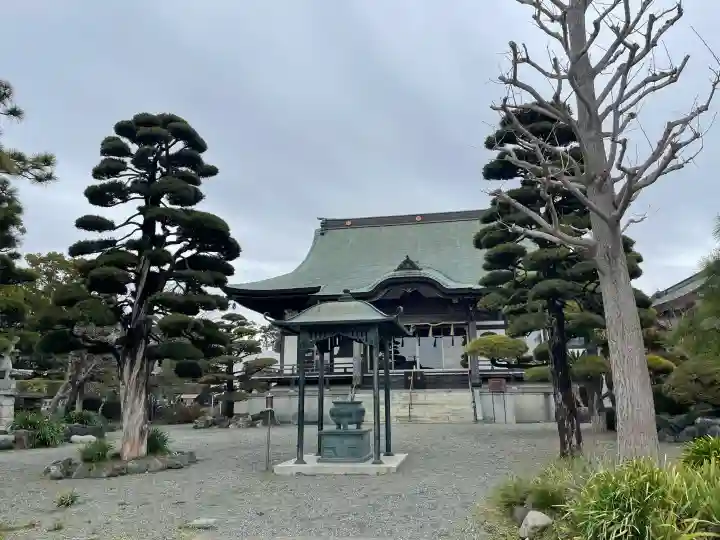興全寺の{uncategorized: "未分類", other: "その他", undefined: "問題あり", building: "その他建物", grave: "お墓", sacred_gate: "鳥居", guardian: "狛犬", statue: "像", buddha: "仏像", history: "歴史", nature: "自然", garden: "庭園", animal: "動物", pagoda: "塔", temizu: "手水舎", mountain_gate: "山門・神門", sanctuary: "本殿・本堂", subordinate: "末社・摂社", art: "芸術", scenery: "景色", jizo: "地蔵", ema: "絵馬", goshuin: "御朱印", omikuji: "おみくじ", items: "授与品その他", amulet: "お守り", goshuincho: "御朱印帳", eats: "食事", festival: "お祭り", votive_dance: "神楽", shichigosan: "七五三参", wedding: "結婚式", experience: "体験その他", initially: "初詣", around: "周辺", anti_infection: "感染症対策"}
