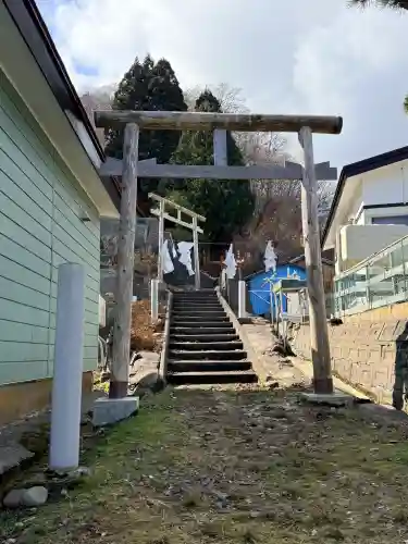 小谷石神社の{uncategorized: "未分類", other: "その他", undefined: "問題あり", building: "その他建物", grave: "お墓", sacred_gate: "鳥居", guardian: "狛犬", statue: "像", buddha: "仏像", history: "歴史", nature: "自然", garden: "庭園", animal: "動物", pagoda: "塔", temizu: "手水舎", mountain_gate: "山門・神門", sanctuary: "本殿・本堂", subordinate: "末社・摂社", art: "芸術", scenery: "景色", jizo: "地蔵", ema: "絵馬", goshuin: "御朱印", omikuji: "おみくじ", items: "授与品その他", amulet: "お守り", goshuincho: "御朱印帳", eats: "食事", festival: "お祭り", votive_dance: "神楽", shichigosan: "七五三参", wedding: "結婚式", experience: "体験その他", initially: "初詣", around: "周辺", anti_infection: "感染症対策"}