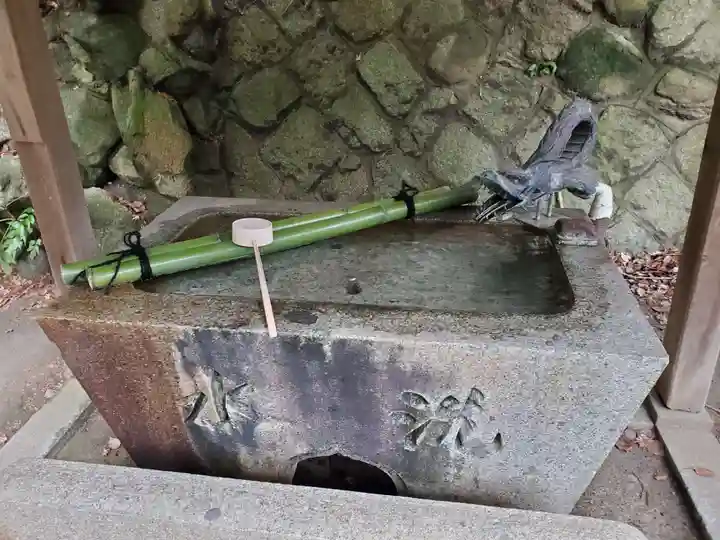 五社稲荷神社の手水舎