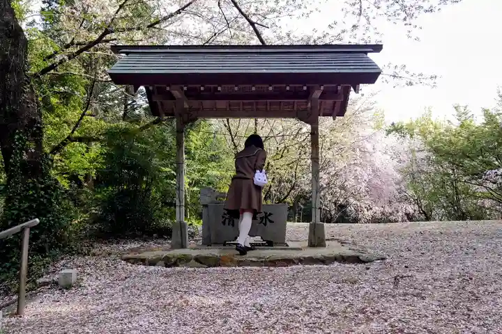 洲原社の手水舎