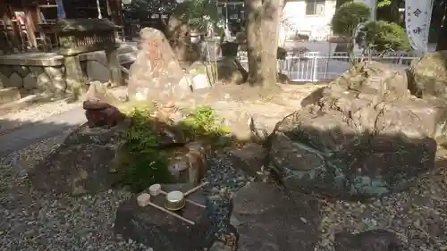 本土神社の庭園