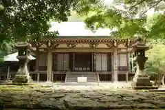 神池寺の本殿