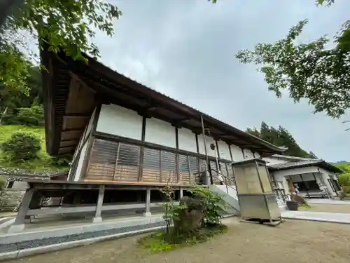 圓融寺の本殿・本堂