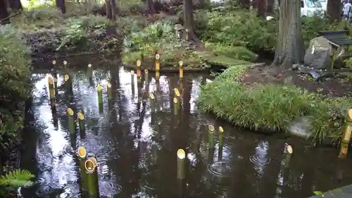 近津神社の庭園