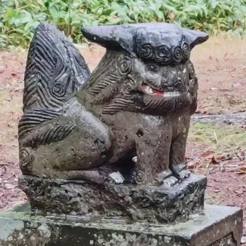 雨煙別神社の狛犬