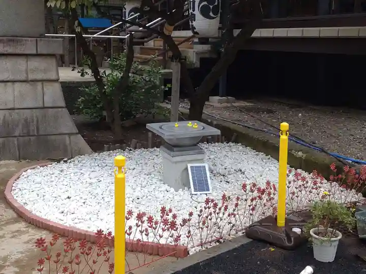 高円寺氷川神社の庭園