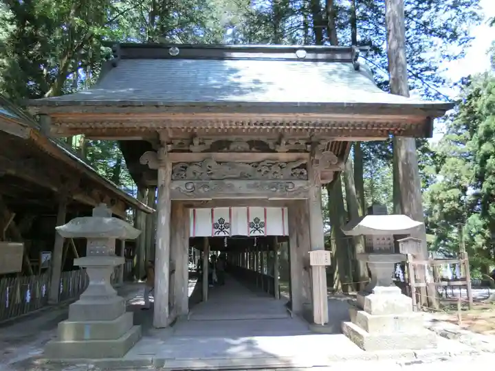 諏訪大社の山門・神門