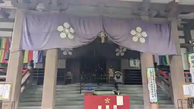 日石寺の本殿・本堂