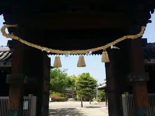 誉田八幡宮の山門・神門