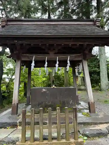 諏訪大社上社前宮の手水舎