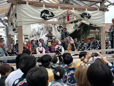三熊野神社の{uncategorized: "未分類", other: "その他", undefined: "問題あり", building: "その他建物", grave: "お墓", sacred_gate: "鳥居", guardian: "狛犬", statue: "像", buddha: "仏像", history: "歴史", nature: "自然", garden: "庭園", animal: "動物", pagoda: "塔", temizu: "手水舎", mountain_gate: "山門・神門", sanctuary: "本殿・本堂", subordinate: "末社・摂社", art: "芸術", scenery: "景色", jizo: "地蔵", ema: "絵馬", goshuin: "御朱印", omikuji: "おみくじ", items: "授与品その他", amulet: "お守り", goshuincho: "御朱印帳", eats: "食事", festival: "お祭り", votive_dance: "神楽", shichigosan: "七五三参", wedding: "結婚式", experience: "体験その他", initially: "初詣", around: "周辺", anti_infection: "感染症対策"}