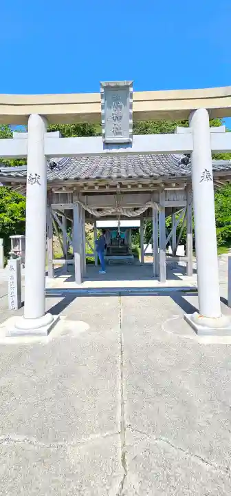 白石龍神社の{uncategorized: "未分類", other: "その他", undefined: "問題あり", building: "その他建物", grave: "お墓", sacred_gate: "鳥居", guardian: "狛犬", statue: "像", buddha: "仏像", history: "歴史", nature: "自然", garden: "庭園", animal: "動物", pagoda: "塔", temizu: "手水舎", mountain_gate: "山門・神門", sanctuary: "本殿・本堂", subordinate: "末社・摂社", art: "芸術", scenery: "景色", jizo: "地蔵", ema: "絵馬", goshuin: "御朱印", omikuji: "おみくじ", items: "授与品その他", amulet: "お守り", goshuincho: "御朱印帳", eats: "食事", festival: "お祭り", votive_dance: "神楽", shichigosan: "七五三参", wedding: "結婚式", experience: "体験その他", initially: "初詣", around: "周辺", anti_infection: "感染症対策"}