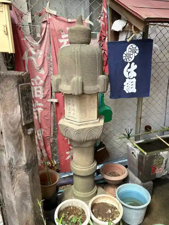 岩代稲荷神社/出世稲荷神社の{uncategorized: "未分類", other: "その他", undefined: "問題あり", building: "その他建物", grave: "お墓", sacred_gate: "鳥居", guardian: "狛犬", statue: "像", buddha: "仏像", history: "歴史", nature: "自然", garden: "庭園", animal: "動物", pagoda: "塔", temizu: "手水舎", mountain_gate: "山門・神門", sanctuary: "本殿・本堂", subordinate: "末社・摂社", art: "芸術", scenery: "景色", jizo: "地蔵", ema: "絵馬", goshuin: "御朱印", omikuji: "おみくじ", items: "授与品その他", amulet: "お守り", goshuincho: "御朱印帳", eats: "食事", festival: "お祭り", votive_dance: "神楽", shichigosan: "七五三参", wedding: "結婚式", experience: "体験その他", initially: "初詣", around: "周辺", anti_infection: "感染症対策"}