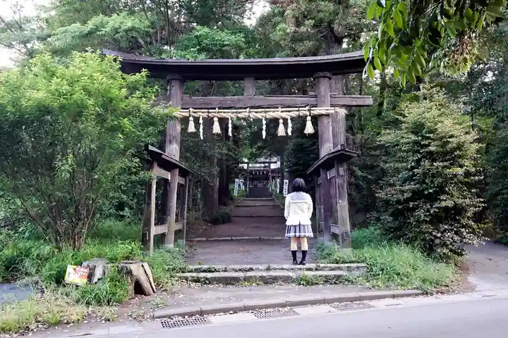 三ケ尻八幡神社の鳥居