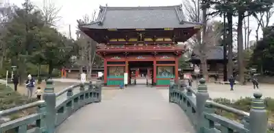 根津神社の山門・神門