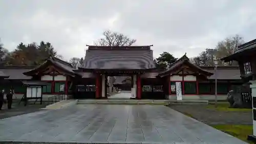 北海道護國神社の山門・神門