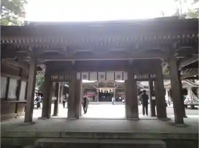 白山比咩神社の山門・神門