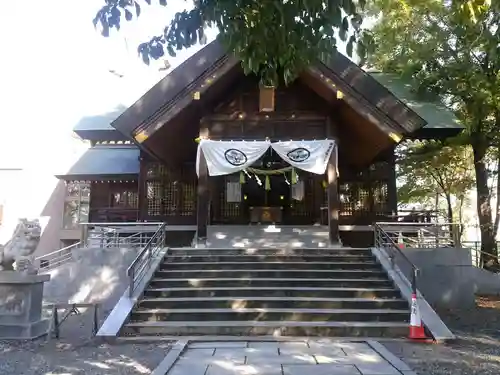 信濃神社の本殿・本堂