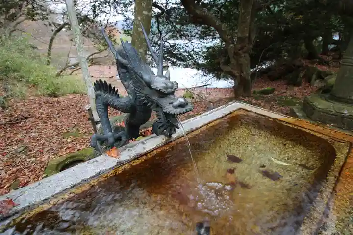 九頭龍神社本宮の手水舎