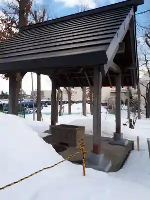 三里塚神社の手水舎