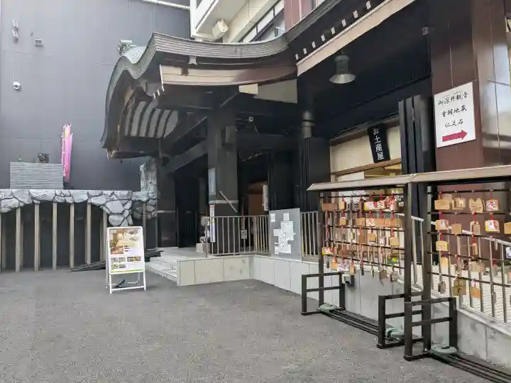 万松寺の{uncategorized: "未分類", other: "その他", undefined: "問題あり", building: "その他建物", grave: "お墓", sacred_gate: "鳥居", guardian: "狛犬", statue: "像", buddha: "仏像", history: "歴史", nature: "自然", garden: "庭園", animal: "動物", pagoda: "塔", temizu: "手水舎", mountain_gate: "山門・神門", sanctuary: "本殿・本堂", subordinate: "末社・摂社", art: "芸術", scenery: "景色", jizo: "地蔵", ema: "絵馬", goshuin: "御朱印", omikuji: "おみくじ", items: "授与品その他", amulet: "お守り", goshuincho: "御朱印帳", eats: "食事", festival: "お祭り", votive_dance: "神楽", shichigosan: "七五三参", wedding: "結婚式", experience: "体験その他", initially: "初詣", around: "周辺", anti_infection: "感染症対策"}