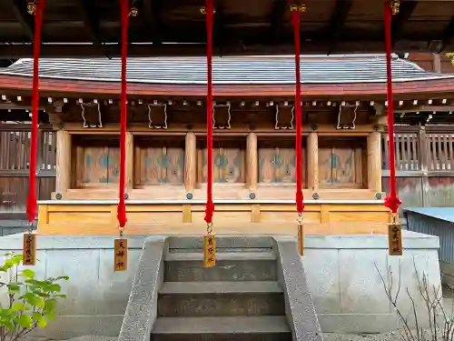 若宮八幡社の末社・摂社