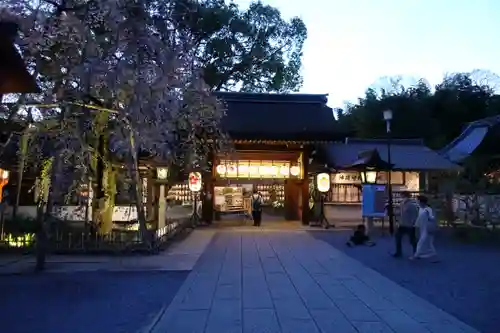 平野神社の山門・神門