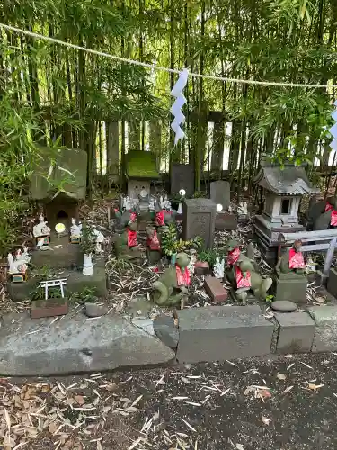 東神奈川熊野神社の{uncategorized: "未分類", other: "その他", undefined: "問題あり", building: "その他建物", grave: "お墓", sacred_gate: "鳥居", guardian: "狛犬", statue: "像", buddha: "仏像", history: "歴史", nature: "自然", garden: "庭園", animal: "動物", pagoda: "塔", temizu: "手水舎", mountain_gate: "山門・神門", sanctuary: "本殿・本堂", subordinate: "末社・摂社", art: "芸術", scenery: "景色", jizo: "地蔵", ema: "絵馬", goshuin: "御朱印", omikuji: "おみくじ", items: "授与品その他", amulet: "お守り", goshuincho: "御朱印帳", eats: "食事", festival: "お祭り", votive_dance: "神楽", shichigosan: "七五三参", wedding: "結婚式", experience: "体験その他", initially: "初詣", around: "周辺", anti_infection: "感染症対策"}