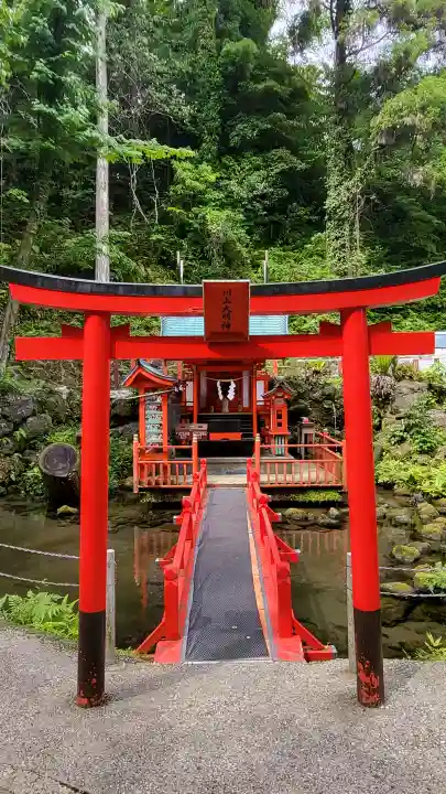 川上神社の{uncategorized: "未分類", other: "その他", undefined: "問題あり", building: "その他建物", grave: "お墓", sacred_gate: "鳥居", guardian: "狛犬", statue: "像", buddha: "仏像", history: "歴史", nature: "自然", garden: "庭園", animal: "動物", pagoda: "塔", temizu: "手水舎", mountain_gate: "山門・神門", sanctuary: "本殿・本堂", subordinate: "末社・摂社", art: "芸術", scenery: "景色", jizo: "地蔵", ema: "絵馬", goshuin: "御朱印", omikuji: "おみくじ", items: "授与品その他", amulet: "お守り", goshuincho: "御朱印帳", eats: "食事", festival: "お祭り", votive_dance: "神楽", shichigosan: "七五三参", wedding: "結婚式", experience: "体験その他", initially: "初詣", around: "周辺", anti_infection: "感染症対策"}