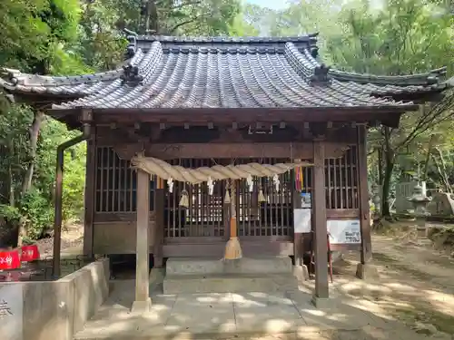 天山神社の本殿