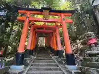 伏見稲荷大社 御膳谷奉拝所の{uncategorized: "未分類", other: "その他", undefined: "問題あり", building: "その他建物", grave: "お墓", sacred_gate: "鳥居", guardian: "狛犬", statue: "像", buddha: "仏像", history: "歴史", nature: "自然", garden: "庭園", animal: "動物", pagoda: "塔", temizu: "手水舎", mountain_gate: "山門・神門", sanctuary: "本殿・本堂", subordinate: "末社・摂社", art: "芸術", scenery: "景色", jizo: "地蔵", ema: "絵馬", goshuin: "御朱印", omikuji: "おみくじ", items: "授与品その他", amulet: "お守り", goshuincho: "御朱印帳", eats: "食事", festival: "お祭り", votive_dance: "神楽", shichigosan: "七五三参", wedding: "結婚式", experience: "体験その他", initially: "初詣", around: "周辺", anti_infection: "感染症対策"}