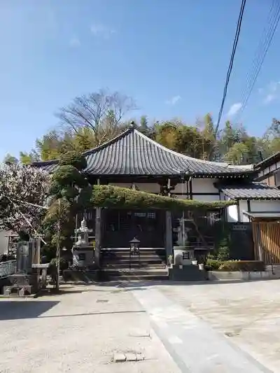 本源寺の本殿