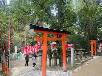 春日大社金龍神社（禁裡殿）の{uncategorized: "未分類", other: "その他", undefined: "問題あり", building: "その他建物", grave: "お墓", sacred_gate: "鳥居", guardian: "狛犬", statue: "像", buddha: "仏像", history: "歴史", nature: "自然", garden: "庭園", animal: "動物", pagoda: "塔", temizu: "手水舎", mountain_gate: "山門・神門", sanctuary: "本殿・本堂", subordinate: "末社・摂社", art: "芸術", scenery: "景色", jizo: "地蔵", ema: "絵馬", goshuin: "御朱印", omikuji: "おみくじ", items: "授与品その他", amulet: "お守り", goshuincho: "御朱印帳", eats: "食事", festival: "お祭り", votive_dance: "神楽", shichigosan: "七五三参", wedding: "結婚式", experience: "体験その他", initially: "初詣", around: "周辺", anti_infection: "感染症対策"}