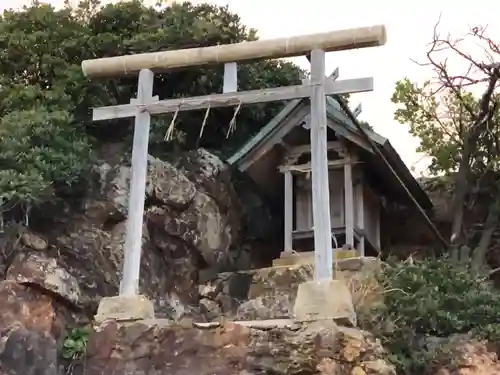 稲佐の浜　弁天島の鳥居